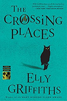The Crossing Places (Ruth Galloway Series Book 1)