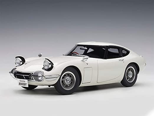 Toyota 2000GT Coupe White 1/18 Model Car by Autoart 78753