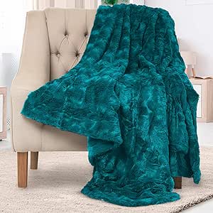 Everlasting Comfort Luxury Plush Blanket - Cozy, Soft, Fuzzy Faux Fur Throw Blanket for Couch - Ideal Comfy Minky Blanket for Adults for Cold Nights