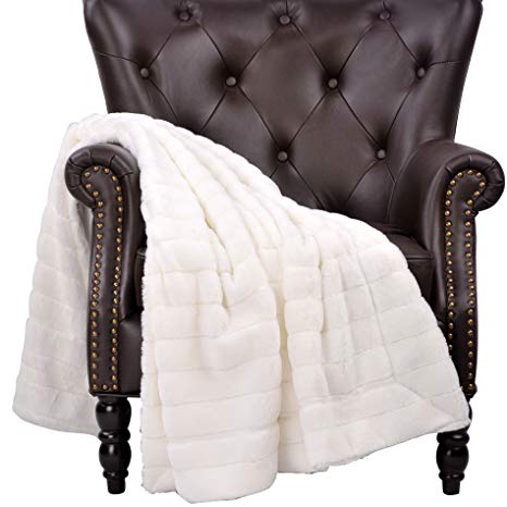 Home Soft Things BOON Super Mink Faux Fur Throw with Micromink Backing, 50" x 60", Bright White