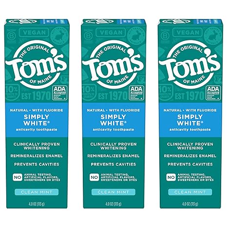 Tom’s of Maine Simply White Anticavity Toothpaste with Fluoride, Clean Mint, 3 Pack, 4.0 Oz