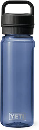 YETI Yonder 750 ml/25 oz Water Bottle with Yonder Chug Cap, Navy