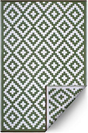 FH Home Indoor/Outdoor Recycled Plastic Floor Mat/Rug - Reversible - Weather & UV Resistant - Aztec - Leaf Green/White (4' x 6')