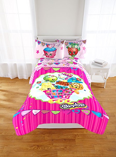 Shopkins "Flag" REVERSIBLE Twin/Full Size Microfiber Comforter