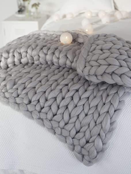 Yijiujiuer Chunky Knit Blanket Giant Throw Merino Wool Yarn Hand Made Bed Sofa Chair Mat (Light Grey 40"x40")