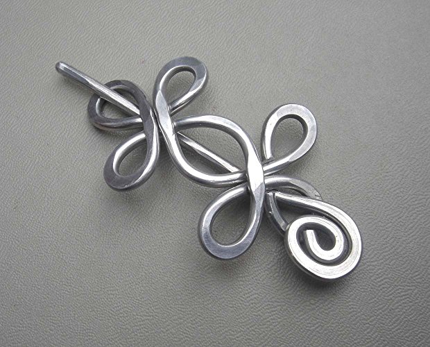 Celtic Double Crossed Loops Aluminum Shawl Pin