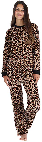 PajamaMania Women's Fleece Long Sleeve Pajamas PJ Set