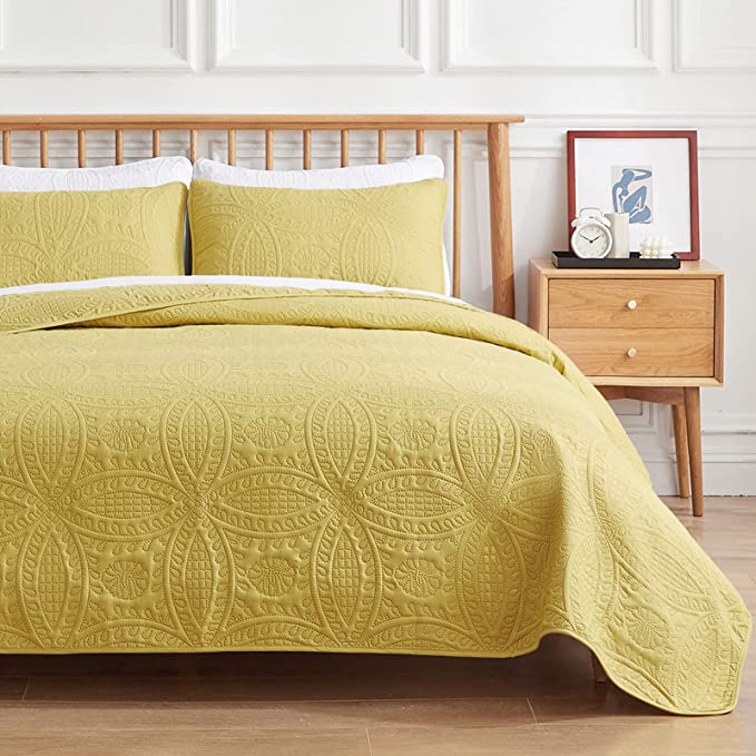 VEEYOO Quilt Bedspread Oversized Queen - Ultrasonic Embossing Lightweight Quilt Set, Soft Microfiber Reversible Coverlet for All Seasons (Yellow, 1 Bedspread, 2 Shams)