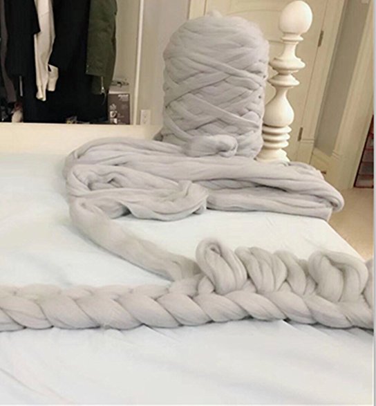 100% Non-Mulesed Chunky Wool Yarn Big chunky Yarn Massive Yarn Extreme Arm Knitting Giant Chunky Knit Blankets Throws Grey White (2kg/100M/4.4 lb, light grey)