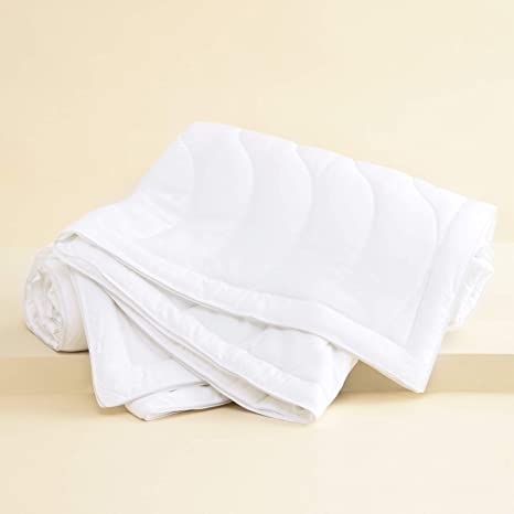 Buffy Breeze Comforter - Hypoallergenic Eucalyptus Fabric - Temperature-Regulating - King/Cal King Comforter