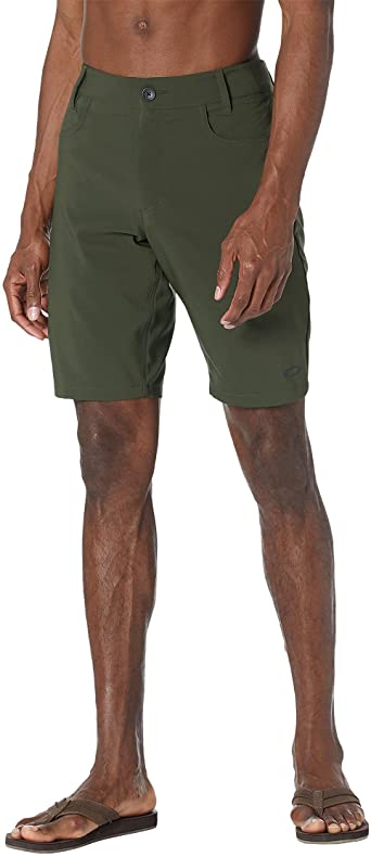 Oakley Men's Base Line Hybrid 21-Inch Shorts
