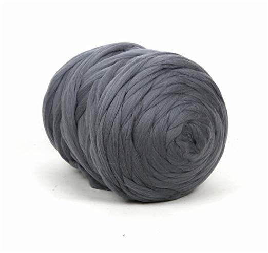 HomeModa Studio 100% Non-Mulesed Chunky Wool Yarn Big chunky Yarn Massive Yarn Extreme Arm Knitting Giant Chunky Knit Blankets Throws Grey White (2kg/100M/4.4 lb, Dark Grey)