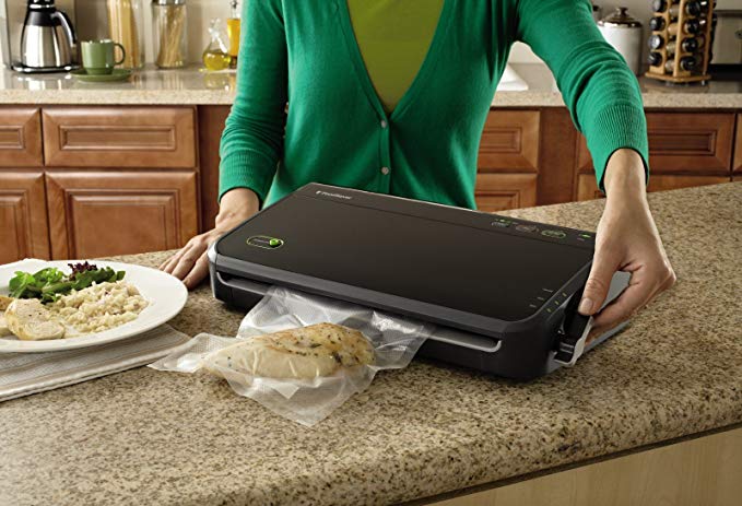 FoodSaver FM2100 Manual Vacuum Sealing System for Food Preservation