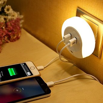GRDE LED Night Light with Dusk to Dawn Sensor and Dual USB Wall Plate Charger
