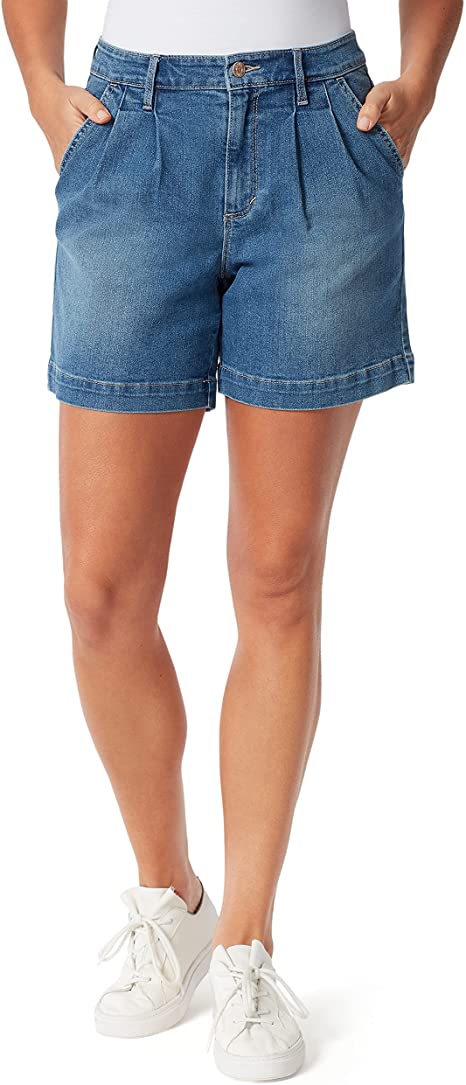 Gloria Vanderbilt Women's High Rise 6" Inseam Pleated Short