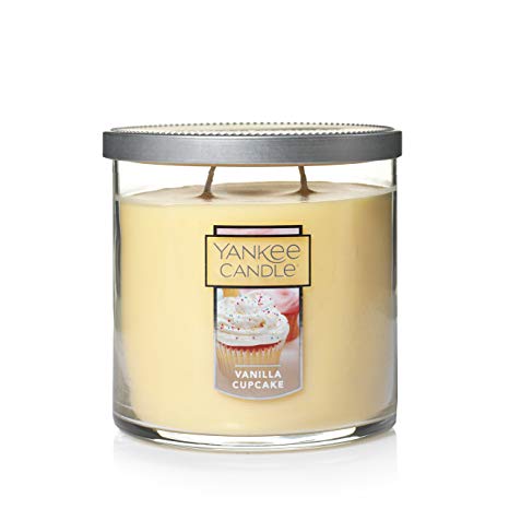 Yankee Candle Medium 2-Wick Tumbler Candle, Vanilla Cupcake