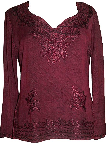 720 B Medieval Renaissance Embroidered Top Blouse