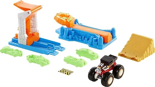 Hot Wheels Monster Trucks Launch & Bash Playset with Launcher, 4 Crushed Cars, 1 1:64 Scale Monster Truck, Landing Zone for Stunting, Crashing Action Great Gift for Kids Ages 4-5-6-7-8