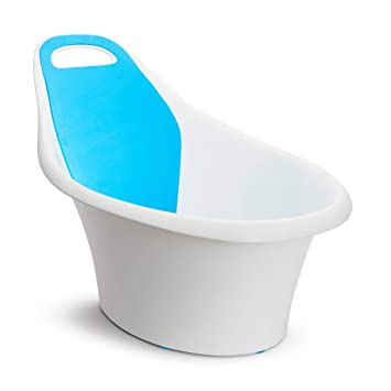 Munchkin Sit and Soak Baby Bath Tub with Built-In Support Bump and Padded Foam Back Rest, Bonus Pull-Tab Drain and Storage Hook, 0-12 Months, White