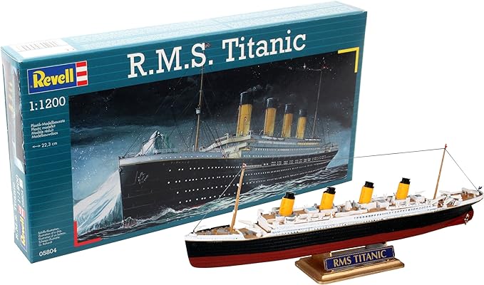 Revell 05804 22.3 cm R.M.S. Titanic Model Kit