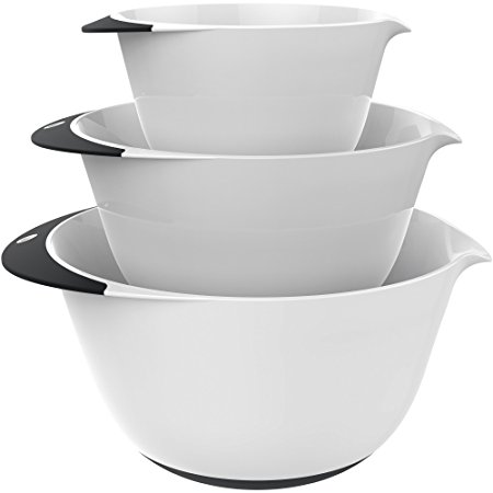 Vremi 3 Piece Plastic Mixing Bowl Set - Nesting Mixing Bowls with Rubber Grip Handles Easy Pour Spout and Non Slip Bottom - Three Sizes Small Large Capacity for Kitchen Baking Salad - White and Black