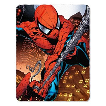 Marvel Ultimate Spiderman 46' X 60" Fleece Throw