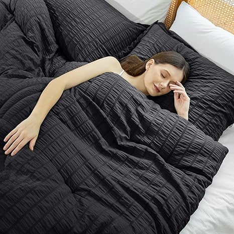 Cosybay Twin Comforter Set - 2 Pieces Seersucker Bedding Comforter Set, Black Down Alternative Comforter Set for All Season, 1 Comforter (64"x88") and 1 Pillow Shams (20"x26" 2")