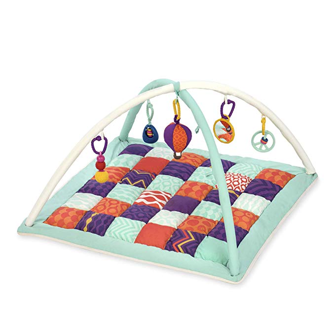 B toys by Battat – Wonders Above Activity Quilt – Baby Play Mat Gym with 5 Hanging Toys for Newborns