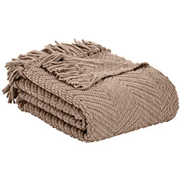 AmazonBasics Chunky Knitted Fringed Throw Blanket - 50 x 60 Inches, Camel