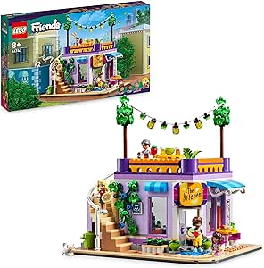 LEGO 41747 Friends Heartlake City Gemeinschaftsküche Spiel-Set mit Koch-Zubehör, 3 Mini-Puppen und der Katzen-Figur Churro, Spielzeugküche für Kinder ab 8 Jahren