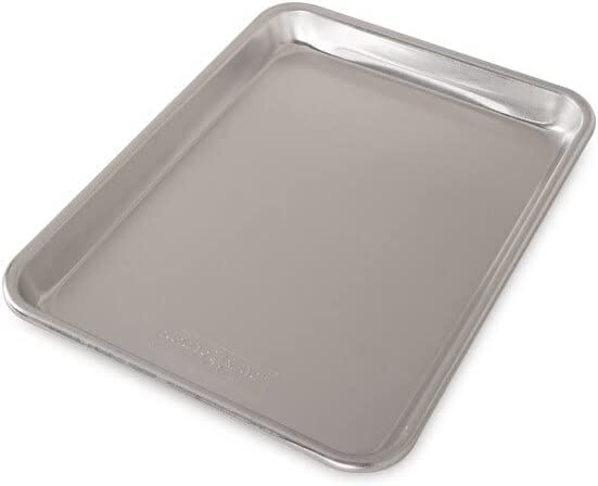 Nordic Ware 45300 Naturals Baker's Quarter Sheet Aluminium Tray, Premium Bakeware to Bake and Reheat Small Meals, Made in The USA, Silver, L 12.1" x W 8.8" x H 1.1"