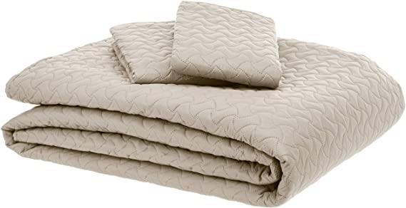 AmazonBasics Oversized Quilt Coverlet Bed Set - King, Cream Wave