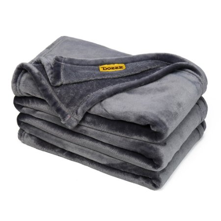DOZZZ Super Soft Couch Plush Blanket Solid Warming Sofa Flannel Blanket Light Weight Cashmere Velvet Plush Throw Blanket 78 x 58 Grey