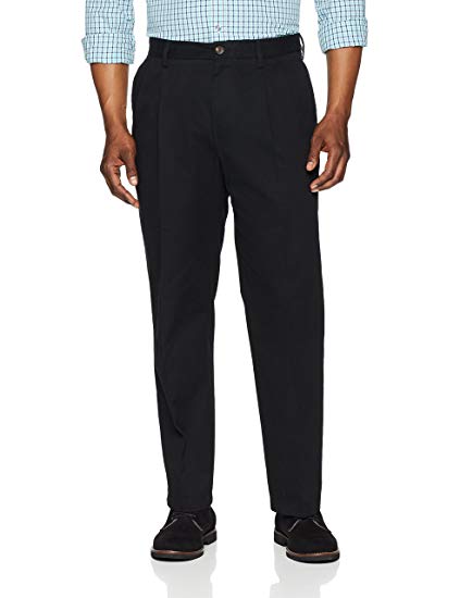 Amazon Essentials Men's Classic-Fit Wrinkle-Resistant Pleated Chino Pant