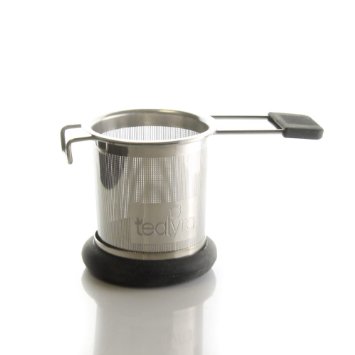 makeTEA Stainless Steel Tea Strainer Infuser w/ Metal Dish