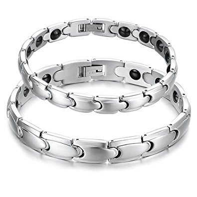 Feraco Sleek Titanium Stainless Steel Magnetic Therapy Bracelet in Velvet Gift Box with Free Link Removal Tool