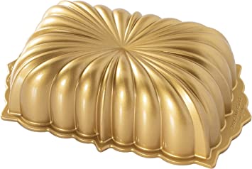 Nordic Ware Classic Fluted 6-Cup Bundt Pan, Original Cast Aluminium Bundt Tin, Bundt Cake Tin with Fluted Pattern, Cake Mould Made in The USA, Colour: Gold