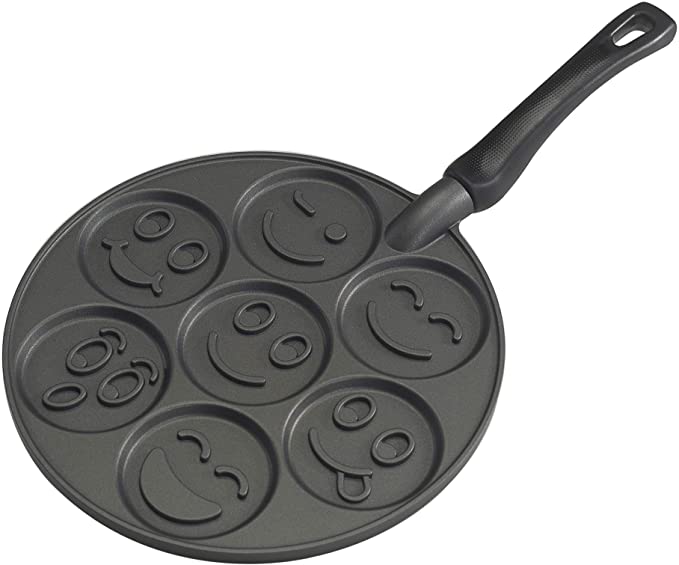 Nordic Ware Smiley Face Pancake Pan, Cast-Aluminium Pancake Frying Pan, Pancake Pan for 7 Pancakes, Mini Pancake Maker - Black