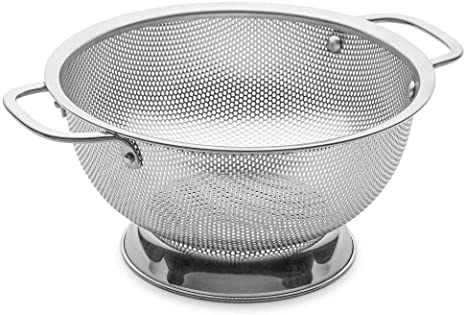 Bellemain Micro-perforated Stainless Steel Colander-Dishwasher Safe (3-Quart)