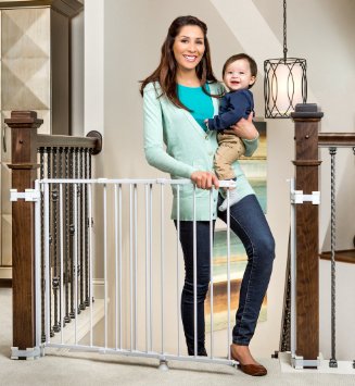 Regalo Top Of Stairs Expandable Metal Gate With Mounting Kit