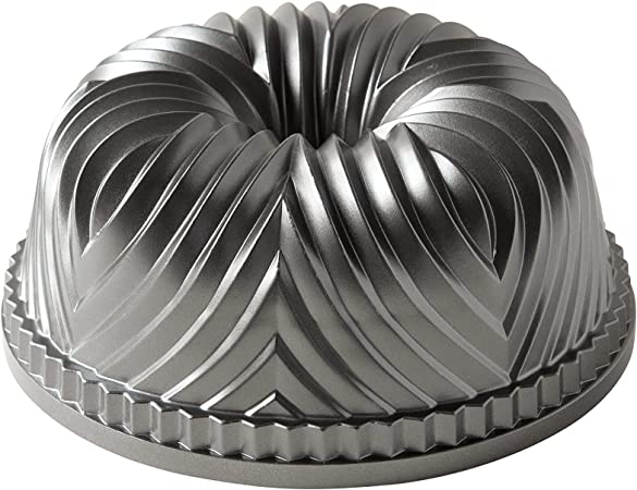 Nordic Ware Bavaria Bundt Pan, 10-Cup, Graphite