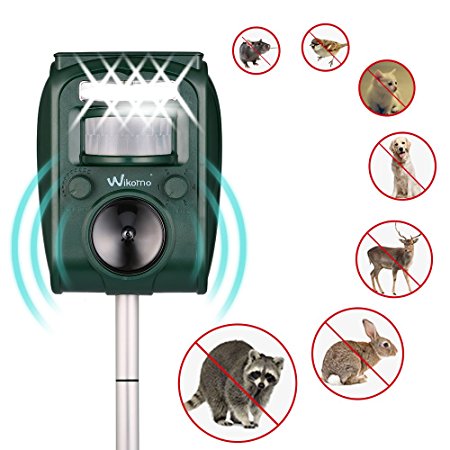 Ultrasonic Pest Animal Repeller Solar Powered Waterproof Outdoor with Ultrasonic Sound Motion PIR Sensor and Flashing Light Animal Repellent for Cats, Dogs, Squirrels, Moles, Rats