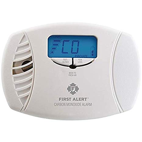 First Alert FAT1039746 Dual-Power Carbon Monoxide Plug-in Alarm with Digital Display