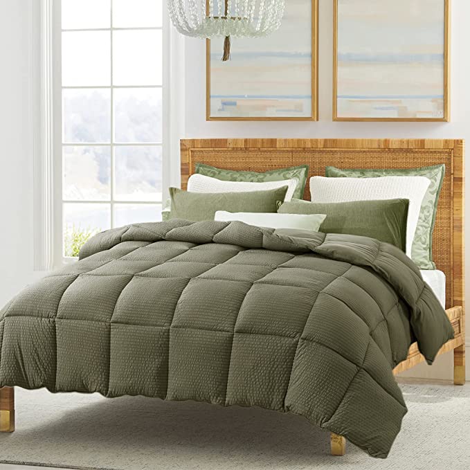 KASENTEX Seersucker Quilted Comforter All Season Down Alternative Reversible Fluffy Ultra Soft Duvet Insert, Hypoallergenic Machine Washable, Dark Sage Green, King Size