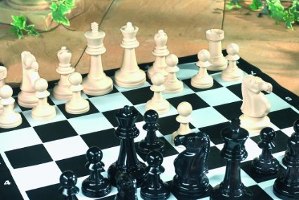 Kingfisher Giant Garden Chess Set