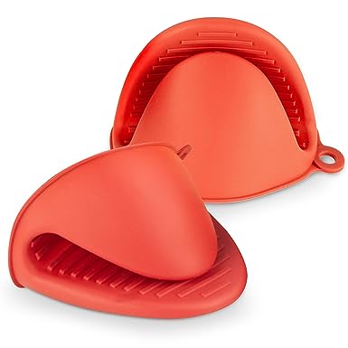 NutriChef 2 pcs Mini Red Silicone Gloves, Anti Slip Flexible Design for Nonstick Carbon Steel Bakeware Pans, Dishwasher Safe, Protects Hands from Hot Cast Iron Handle or Microwave Dish