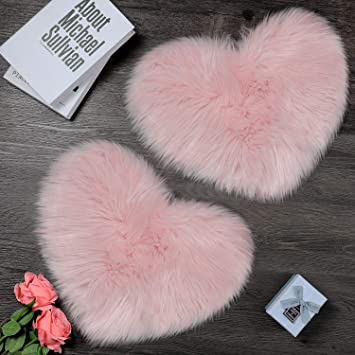 2 Pieces Fluffy Faux Area Rug Heart Shaped Rug Fluffy Room Carpet for Home Living Room Sofa Floor Bedroom, 12 x 16 Inch ()