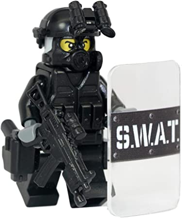 SWAT Police Officer Pointman - Modern Brick Warfare Custom Minifigure