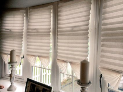 Affordable Light Filtering Instant Temporary Paper Blinds (Semi Permanent) 121cm x 182cm - (Colour - Natural) Original Redi Shade Blind, Provides Instant Security, Privacy & Style, Just Peel & Stick, No Tools Required.