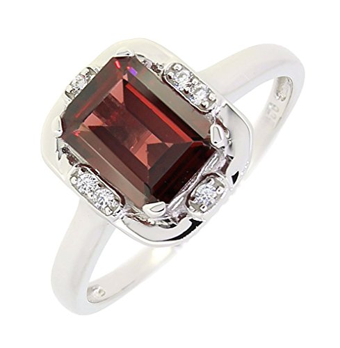 Vintage Style Sterling Silver Emerald Cut Genuine Mozambique Garnet Ring (1.7 CT.T.W)